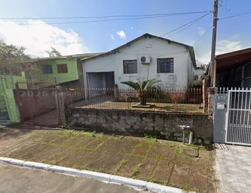 Foto 2 de 5: Casa em leilão em Gravataí - RS, bairro Cohab C — Casa 193m² (Conforme IPTU) e Terreno 255m² | Gravataí/RS | COHAB C | Excelente p/ Investidor ou Moradia!