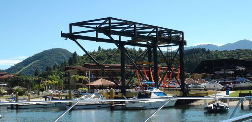 Foto 13 de 27: Imóvel em leilão em Angra Dos Reis - RJ — Chalé n°203 com 58m², 1 Vaga Náutica e 1 vaga de garagem descoberta, Desocupado, Costabella Marina e Resort - Angra dos Reis/RJ