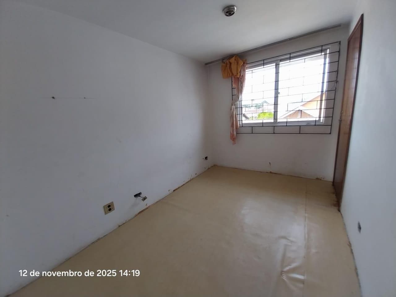Foto 3 de 13: Casa em leilão em Curitiba - PR, bairro Bairro Alto — Sobrado com área construída útil de 74,87m², Rua Sebastião Alves Ferreira 2815, Bairro Alto, Curitiba/PR - Massa Falida de Tagus Engenharia e Construções