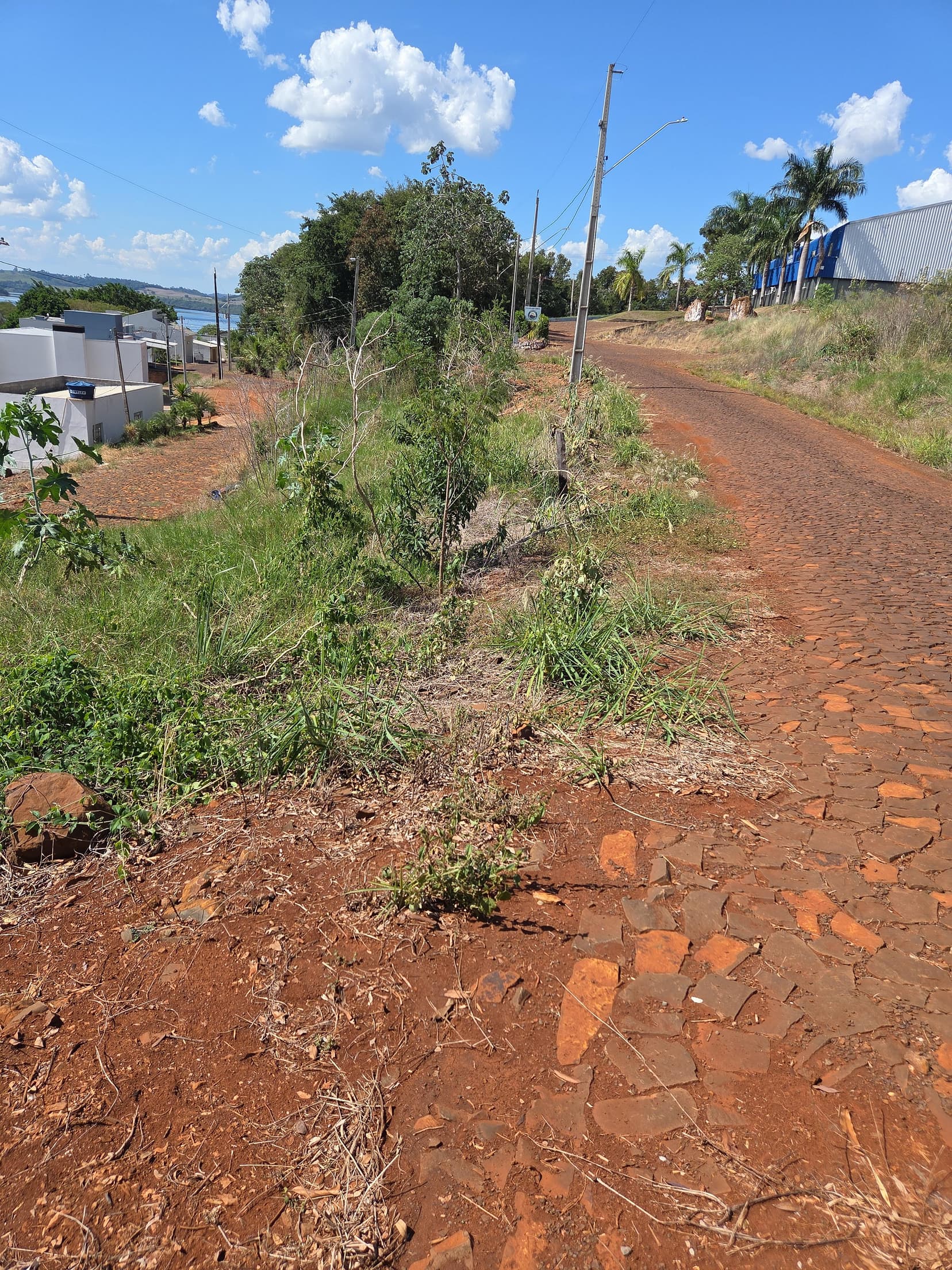 Foto 4 de 7: Terreno em leilão em Nova Prata Do Iguaçu - PR — LOTE URBANO Nº 01, QUADRA Nº 04 DO LOTEAMENTO MARINA PORTAL DO SOL DO MUNICÍPIO DE NOVA PRATA DO IGUAÇU/PR ÁREA DE 3.936,57M²