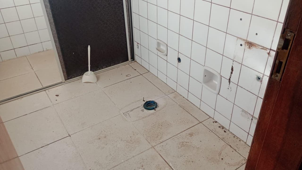 Foto 3 de 13: Casa em leilão em Capitão Leônidas Marques - PR — Casa 126m² Desocupada no Bairro Centro em Capitão Leonidas Marques/PR