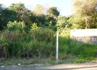 Terreno em leilão em Ponta Grossa - PR — Direitos do terreno urbano com a área de 420,00m², sem benfeitorias, situado na Avenida Doutor Vicente Machado - Ponta Grossa/PR.