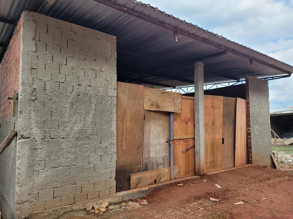 Foto 2 de 6: Terreno em leilão em Angatuba - SP — Imóvel, A.T. 463m², A.C. 72m²