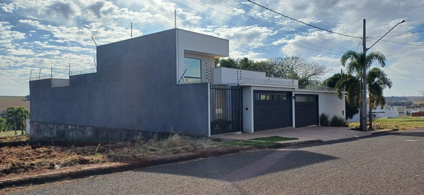 Foto 2 de 4: Casa em leilão em Maringá - PR — Casa 312m², Jardim Imperador em Maringá/PR - Ocupada