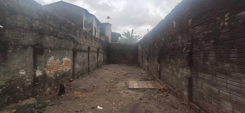 Foto 11 de 24: Casa em leilão em Fortaleza - CE, bairro Benfica — Casa 159m² com Terreno 288m² | Fortaleza-CE | Benfica - Próx Universidade Federal do Ceará, Metrô, Shopping Benfica e IFCE (Instituto Federal) - Financiamento até 420 Meses!