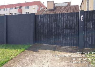 Terreno em leilão em Curitiba - PR — Imóvel residencial com área de 322,20m². Localizado na Rua Montese, 255, Bairro: Parolin, Curitiba/PR.