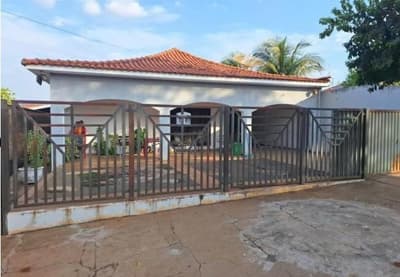 Casa em leilão em Nova Europa - SP — Casa 360m², Centro, Nova Europa/SP