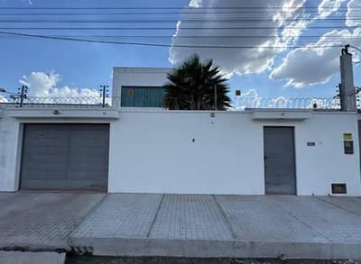 Foto 1 de 6: Casa em leilão em Batalha - PI, bairro São Francisco — Casa 260m² com Terreno 333m² | Batalha-PI | São Francisco - 4 Dorms, 4 Banheiros e 1 Vaga - Financiamento até 420 Meses!