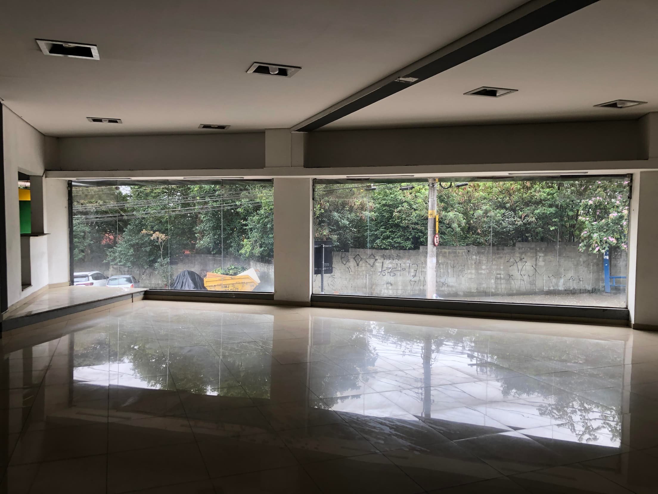 Foto 41 de 50: Comercial em leilão em Santo André - SP, bairro Vila Alto de Santo André — Imóvel 606m² | Vila Alto de Santo André/SP | Esquina Estratégica na Av. Martim Francisco! Ideal p/ Comércio