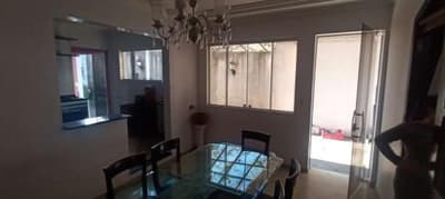 Foto 6 de 12: Terreno em leilão em Curitiba - PR, bairro Pinheirinho — Casa com Piscina área 440m² - Bairro Xaxim Curitiba/PR