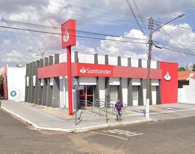 Foto 3 de 13: Comercial em leilão em Oscar Bressane - SP, bairro Centro — Ex-Agência 240m² com Terreno 400m² | DESOCUPADA | Oscar Bressane-SP | Centro - Condições de Pagamento Facilitadas, Entre em Contato