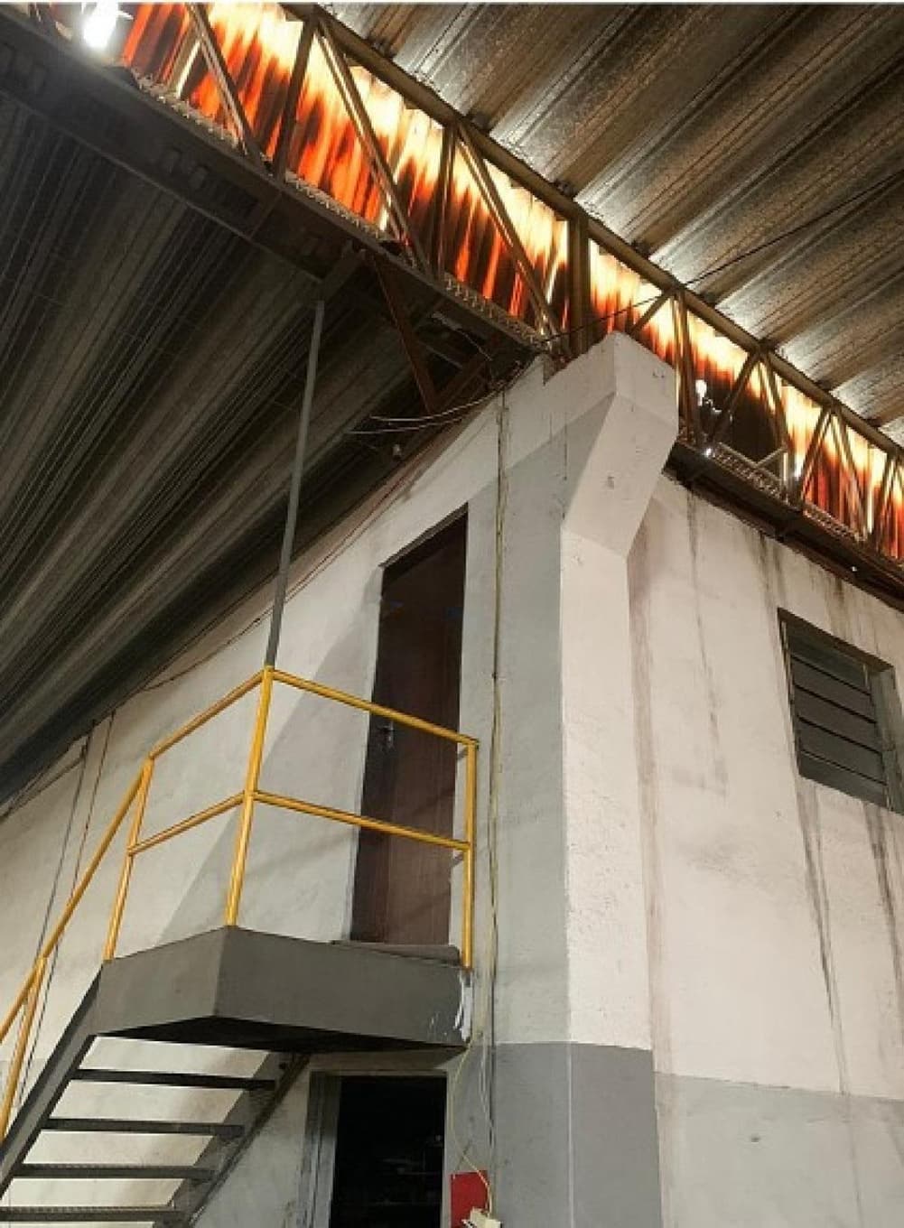 Foto 21 de 28: Comercial em leilão em Colombo - PR — Galpão Industrial em Colombo/PR com 3.863,76 m² de área construída