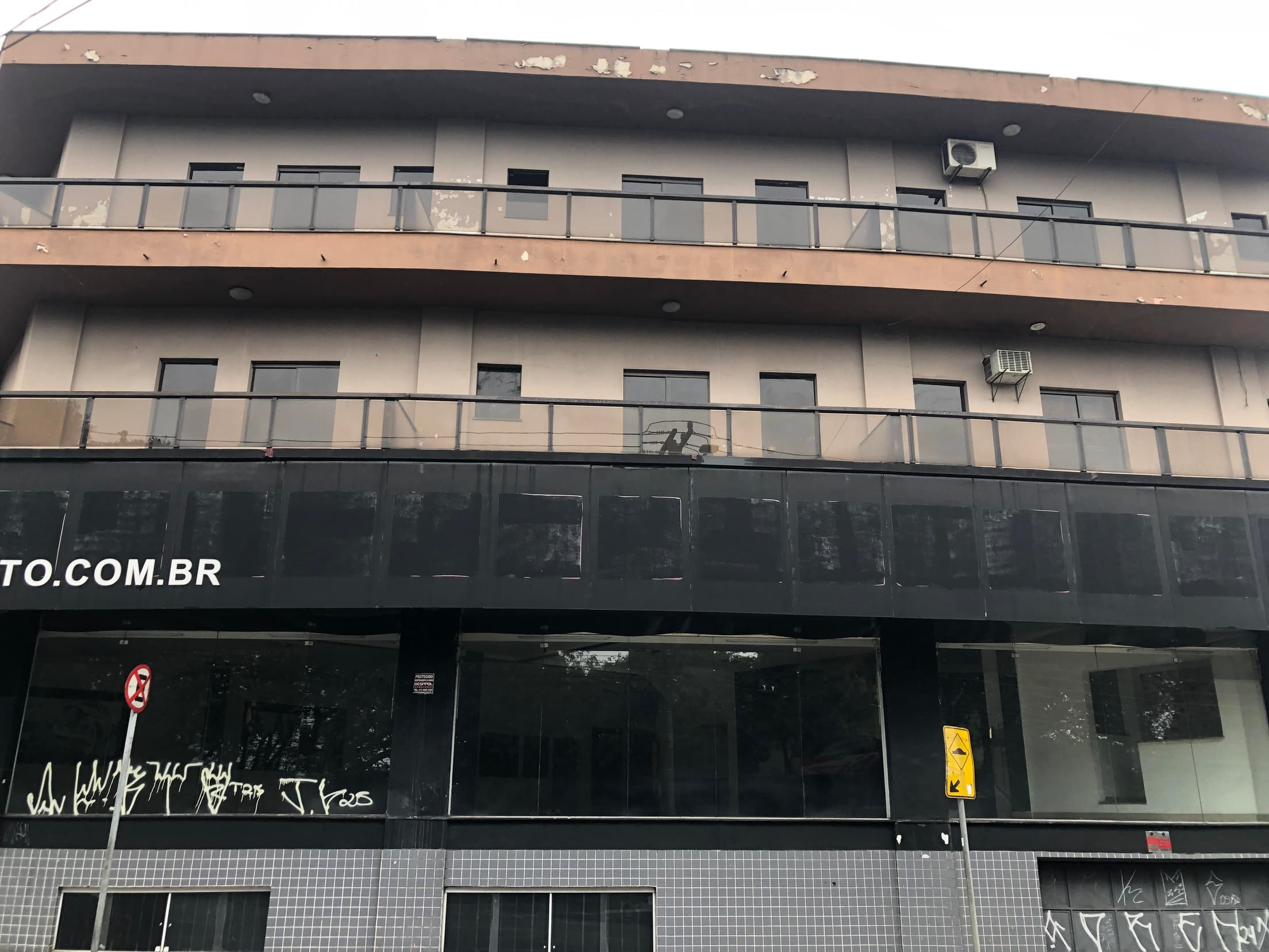 Foto 45 de 50: Comercial em leilão em Santo André - SP, bairro Vila Alto de Santo André — Imóvel 606m² | Vila Alto de Santo André/SP | Esquina Estratégica na Av. Martim Francisco! Ideal p/ Comércio