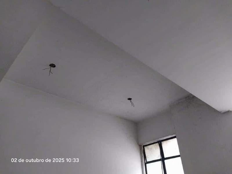 Foto 4 de 14: Comercial em leilão em Curitiba - PR, bairro Centro — Loja Comercial nº 37, localizada no mezanino ou 5º pavimento do Edifício Green Tower, em Curitiba-PR.