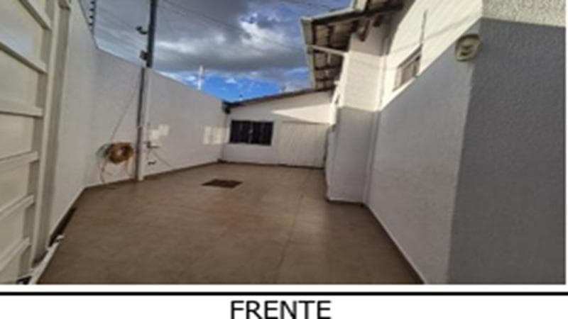Foto 9 de 12: Casa em leilão em Anápolis - GO — CASA RESIDENCIAL DE ESQUINA | A.T. 350,00 M² E A.C 305,85 M² | RESIDENCIAL ALPHAVILLE | ANÁPOLIS/GO