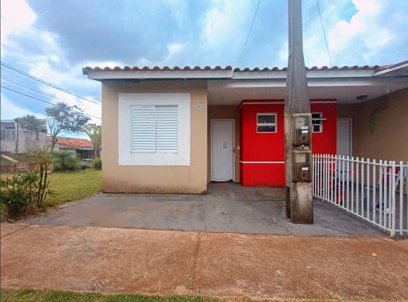 Foto 1 de 10: Casa em leilão em Ponta Grossa - PR — Casa de alvenaria nº 497, do Condomínio Moradas Ponta Grossa, com áre a total de 41,5259 m².
