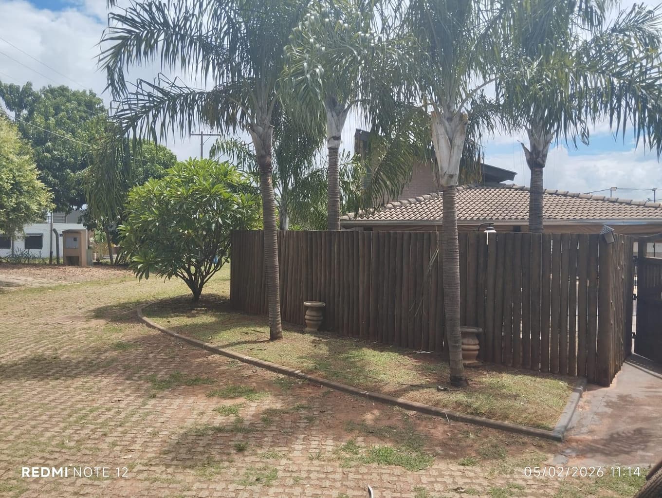 Foto 8 de 16: Casa em leilão em Mendonça - SP — Casa de Alto Padrão em Condomínio Fechado com Piscina, Quadra de Areia e 1.002,62 m² de Terreno Mendonça/SP