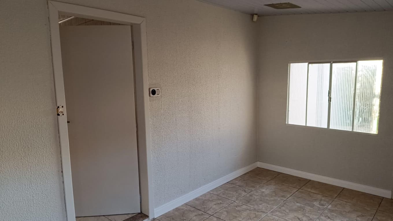 Foto 16 de 34: Casa em leilão em Marmeleiro - PR, bairro Centro — Imóvel Urbano com Benfeitorias