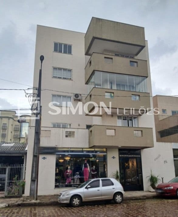 Apartamento em leilão em Palmas - PR, bairro Centro — Conjunto Residencial nº 102, localizado no Bloco I, 2º Pavimento (1º Andar) do Condomínio Residencial e Comercial Brasil, com entrada pela Rua Professora Lerina Maciel Ribas, com número predial 34, ce