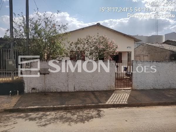 Casa em leilão em Primavera Do Leste - MT, bairro Loteamento Cidade Satelite Primavera Iii — PRIMAVERA DO LESTE/MT, LOTEAMENTO CIDADE SATELITE PRIMAVERA III, RUA 19, N. 55, LT 06 QD 77, CASA, 59,4M² DE ÁREA PRIVATIVA, 240M² DE ÁREA DO TERRENO, 2 QTS, A.SERV, WC, SL, COZINHA, IPTU: 01016077000