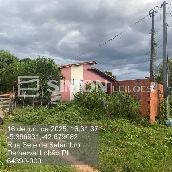 Casa em leilão em Demerval Lobão - PI — DEMERVAL LOBAO/PI, RUA SETE DE SETEMBRO, N. 975, CASA, 65,82M² DE ÁREA PRIVATIVA, 2 QTS, WC, SL, COZINHA, TERRAÇO, IPTU: 911634, MATRÍCULA: 5972, OFÍCIO: 1, AVALIAÇÃO: R$ 109.000,00
