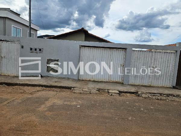 Casa em leilão em Mateus Leme - MG — MATEUS LEME/MG, RUA SILVA JARDIM, N. 540, QD 21, LT 01B, CS 02, VG 02, CASA, 60,72M² DE ÁREA PRIVATIVA, 98,82M² DE ÁREA DO TERRENO, 2 QTS, A.SERV, WC, SL, COZINHA, IPTU: 52935, MATRÍCULA: 61388, OFÍCI