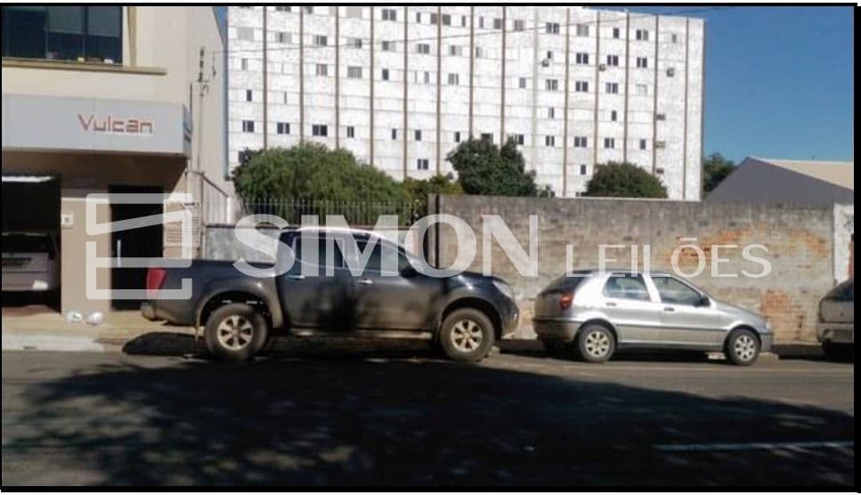 Foto 2 de 2: Terreno em leilão em Guarapuava - PR — Um terreno urbano com área total de 462,00m², medindo: 16,50m de frente para a Rua Quintino Bocaiuva, na lateral direita de quem do terreno olha a rua mede 28,00m e confronta com terrenos de proprieda