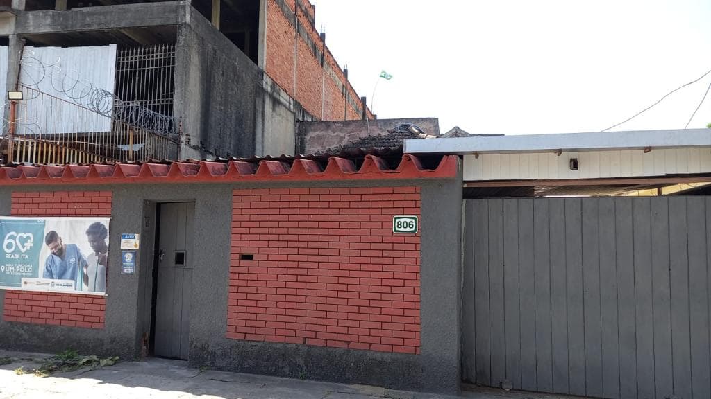 Foto 1 de 2: Comercial em leilão em Rio De Janeiro - RJ, bairro Padre Miguel — PRÉDIO EM CAMPO GRANDE - Estrada do Realengo 806