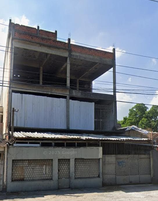 Foto 2 de 2: Comercial em leilão em Rio De Janeiro - RJ, bairro Padre Miguel — IMÓVEL EM CAMPO GRANDE 02 - Estrada de Realengo 818