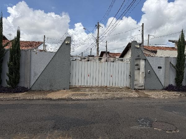 Casa em leilão em Franca - SP, bairro Parque das Árvores — Casa 47,38m², 2 dormitório(s), 3 vaga(s) na garagem - PARQUE DAS ARVORES, FRANCA SP