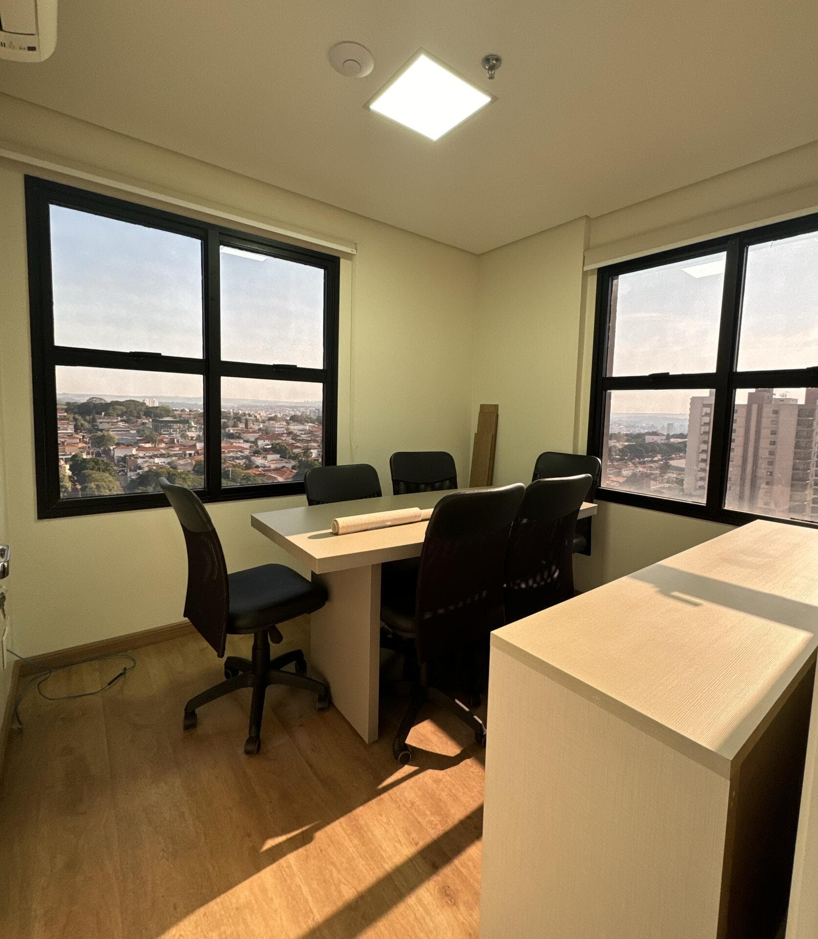 Foto 7 de 10: Comercial em leilão em Ribeirão Preto - SP, bairro Centro — Sala Comercial e Vaga de Garagem - Ribeirão Preto/SP