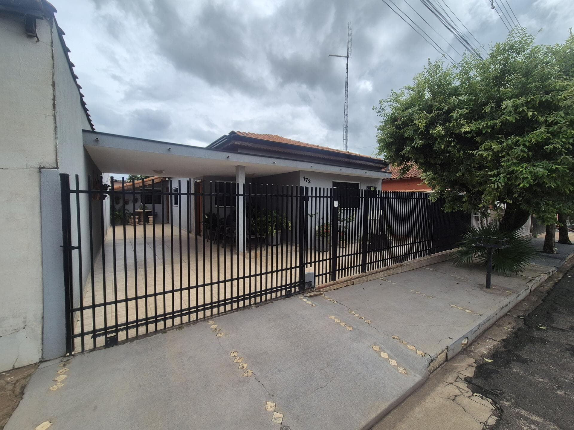 Foto 7 de 9: Casa em leilão em Sales - SP, bairro Centro — Casa residencial, de alvenaria, área 193,60m² - Sales/SP