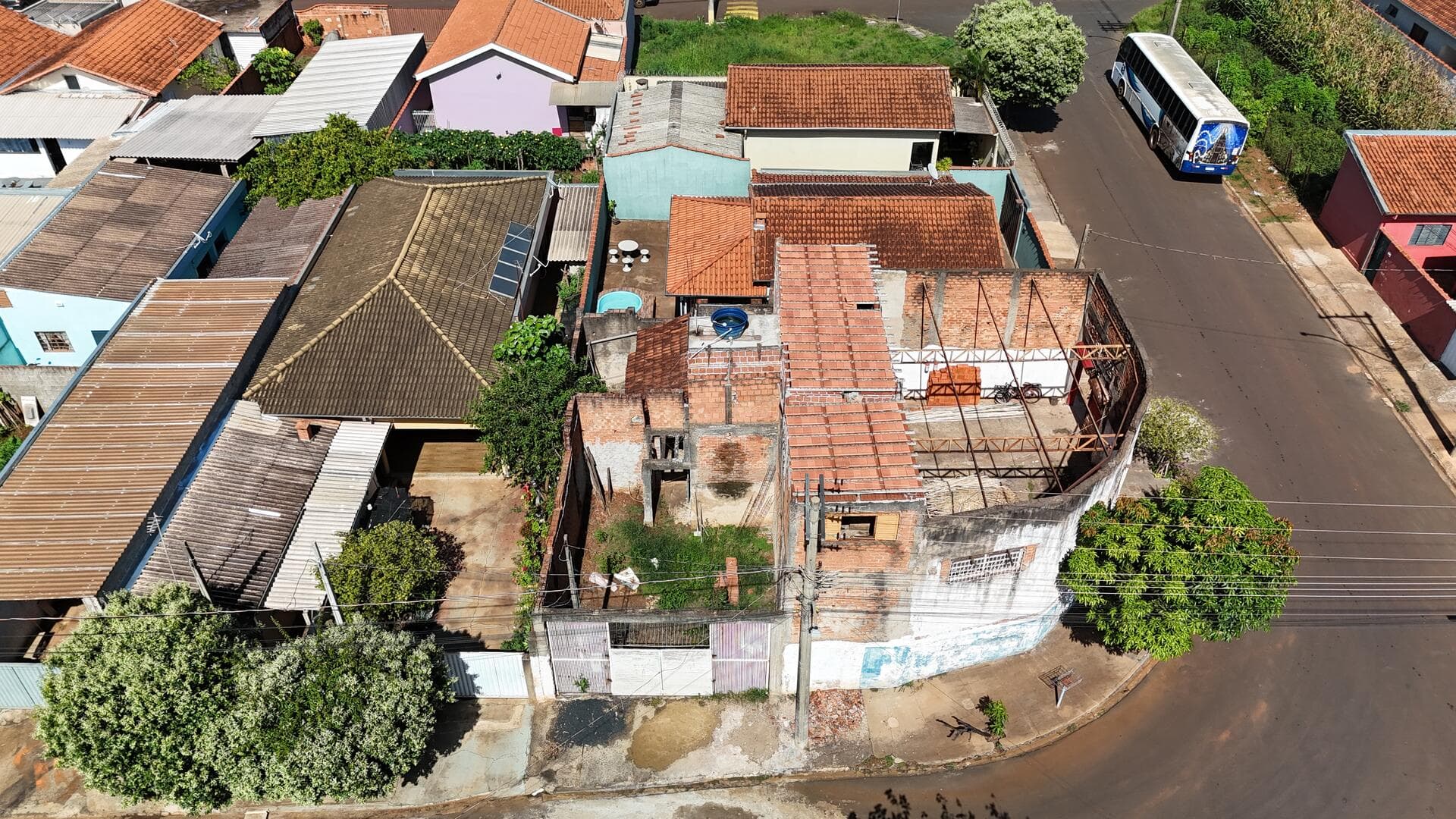Foto 1 de 20: Comercial em leilão em Nuporanga - SP — Salão Comercial em ruínas, área 222,59m² - Nuporanga/SP