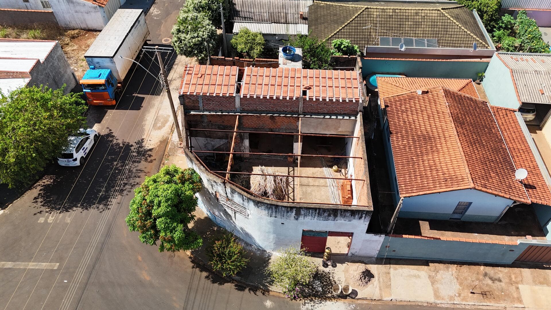 Foto 6 de 20: Comercial em leilão em Nuporanga - SP — Salão Comercial em ruínas, área 222,59m² - Nuporanga/SP