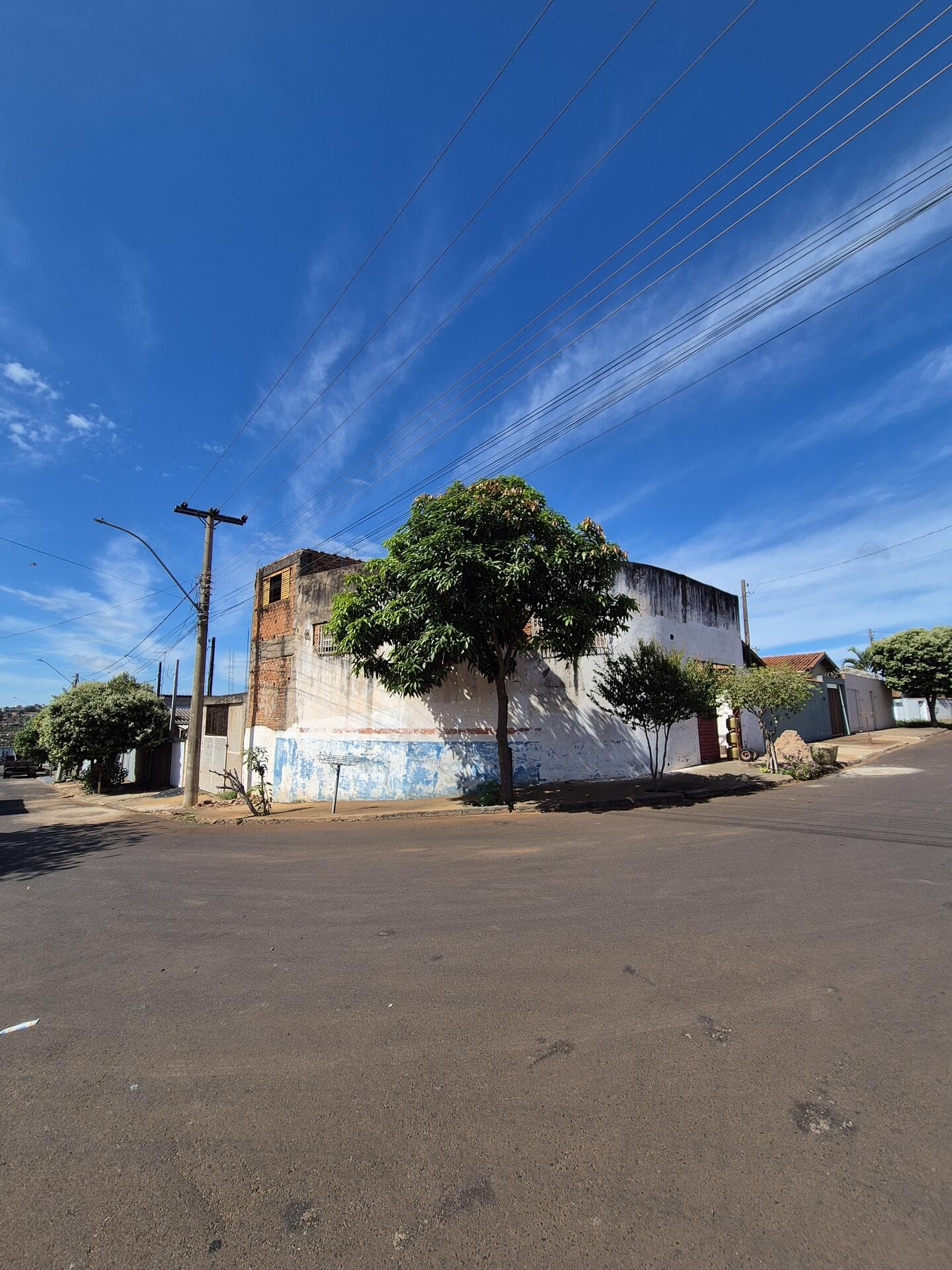 Foto 17 de 20: Comercial em leilão em Nuporanga - SP — Salão Comercial em ruínas, área 222,59m² - Nuporanga/SP