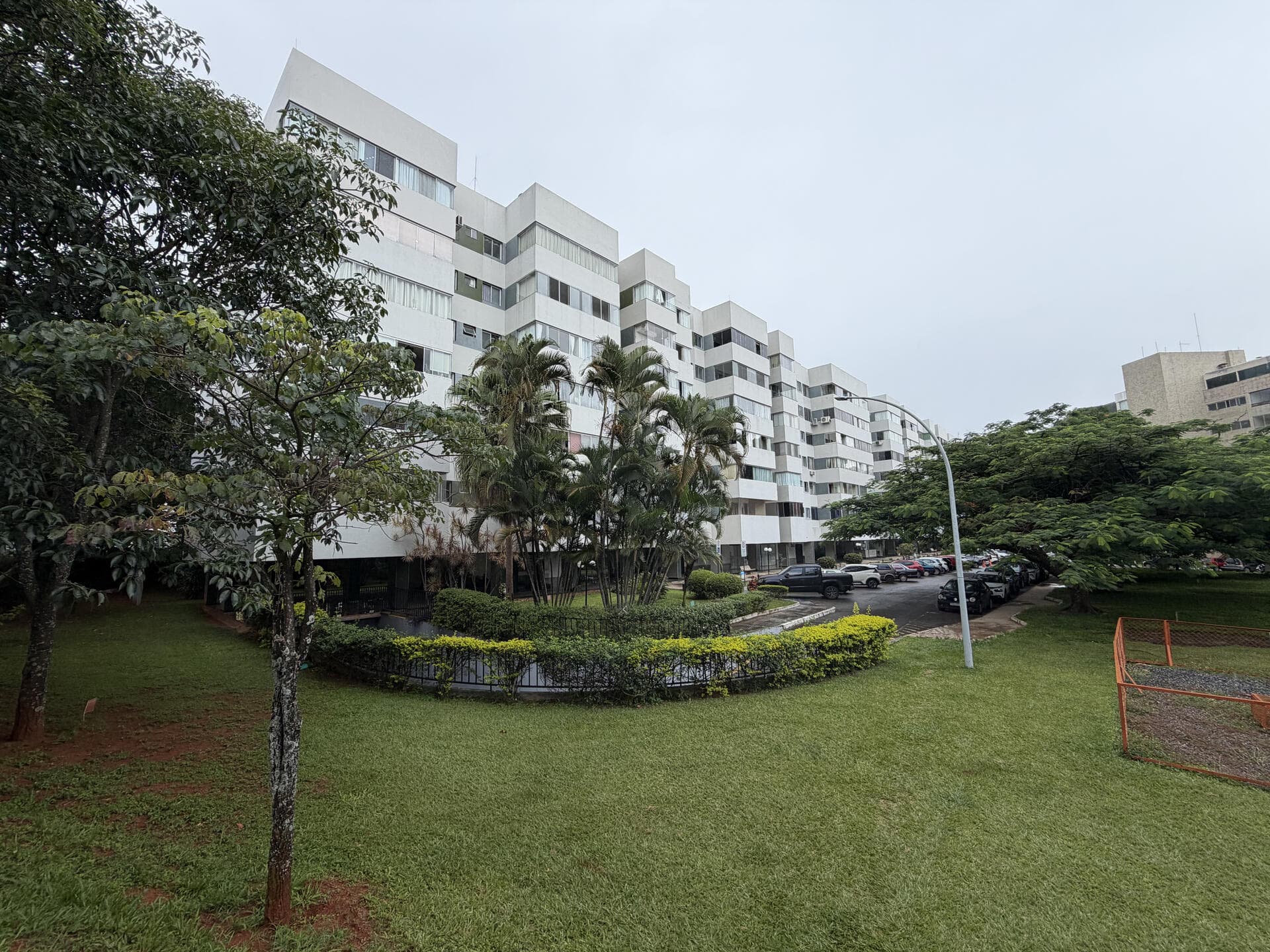 Foto 3 de 6: Apartamento em leilão em Brasília - DF, bairro Asa Norte — Apto. área total 77,20m² - Brasília/DF