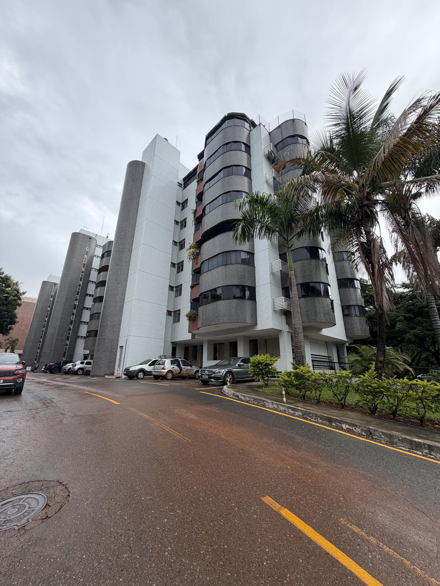 Foto 2 de 11: Apartamento em leilão em Brasília - DF, bairro Asa Sul — Apto. área total 152,54m² - Brasília/DF
