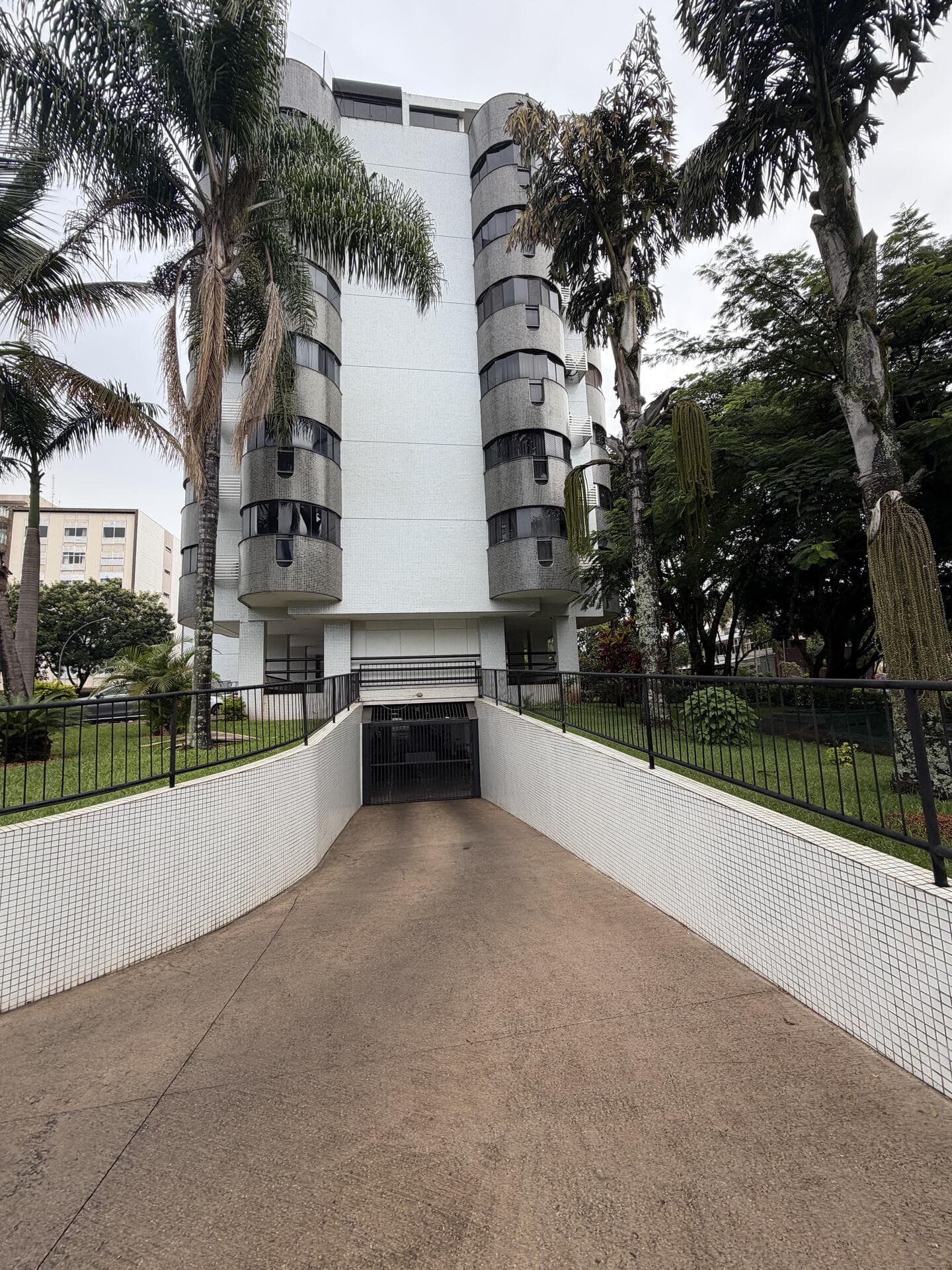 Foto 5 de 11: Apartamento em leilão em Brasília - DF, bairro Asa Sul — Apto. área total 152,54m² - Brasília/DF