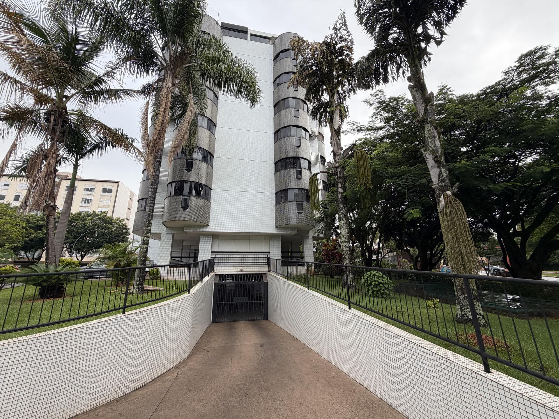 Foto 6 de 11: Apartamento em leilão em Brasília - DF, bairro Asa Sul — Apto. área total 152,54m² - Brasília/DF