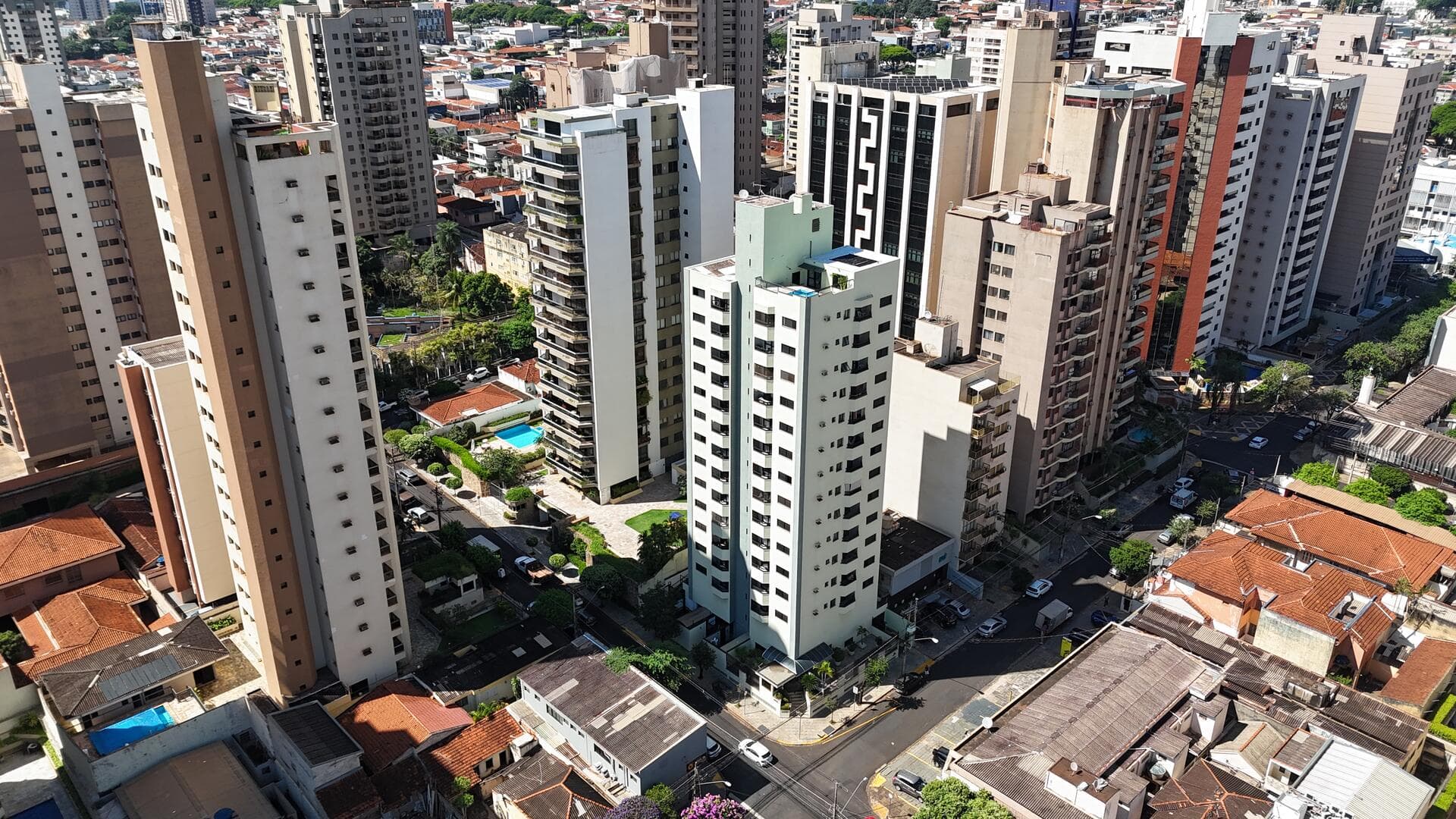 Foto 1 de 10: Apartamento em leilão em Ribeirão Preto - SP, bairro Centro — Apartamento, àrea total 95,7854m² - Ribeirão Preto/SP