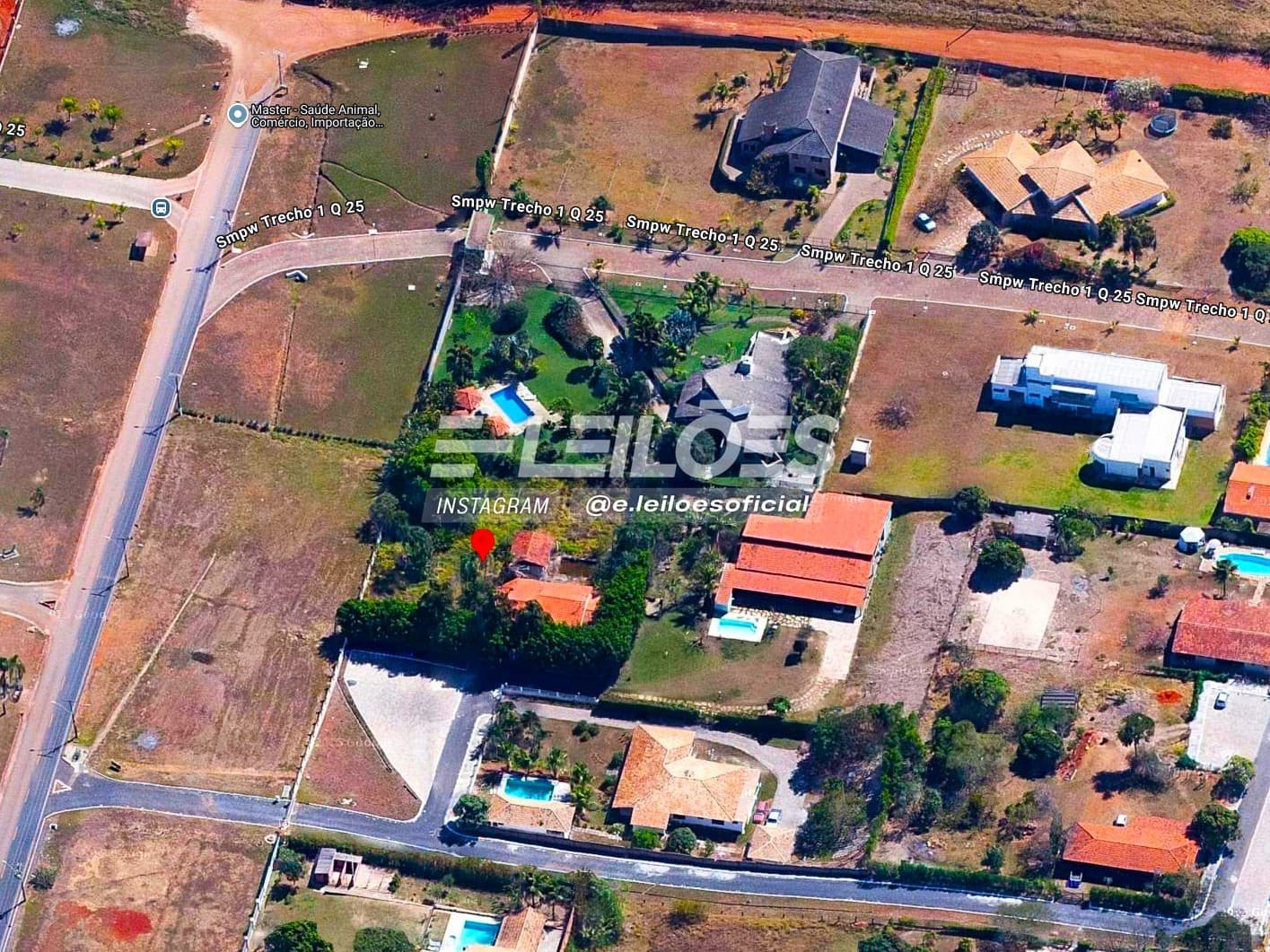 Foto 1 de 35: Casa em leilão em Brasília - DF, bairro Setor de Mansões — Imóvel residencial em condomínio, área total de 2.857,14m² - Brasília/DF