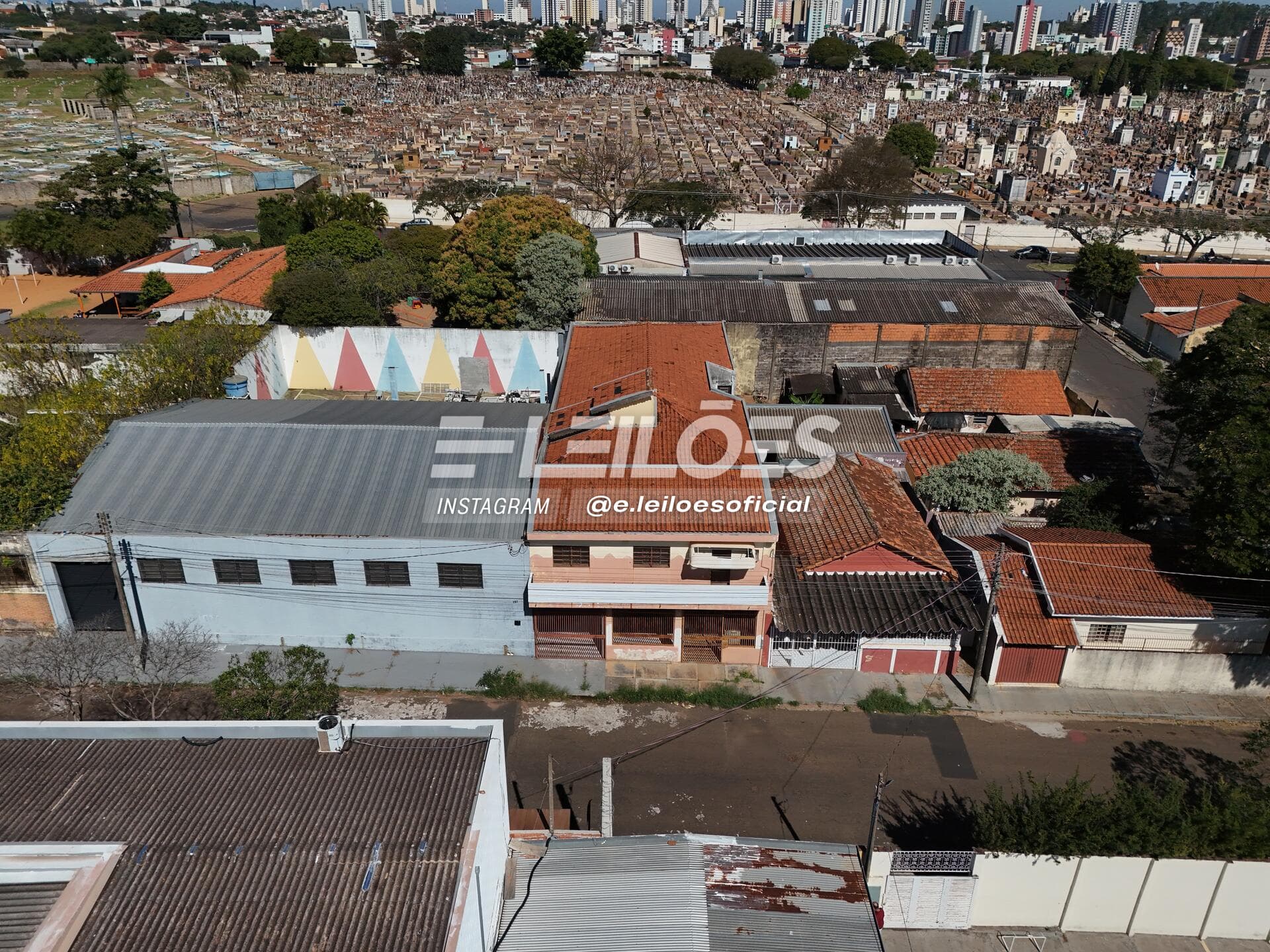 Foto 2 de 5: Casa em leilão em São Carlos - SP, bairro Vila Marina — Prédio assobradado com 882,00 m² - São Carlos/SP