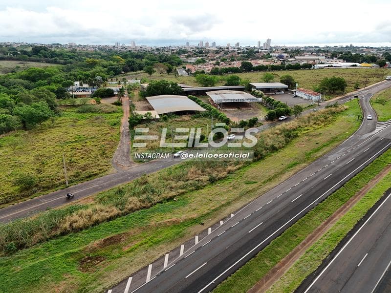 Foto 33 de 41: Comercial em leilão em Fernandópolis - SP, bairro Jardim Iguatemy — Galpão, área de 8.258,15m² - Jardim Iguatemi – Fernandópolis/SP