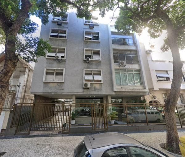Apartamento em leilão em Rio De Janeiro - RJ, bairro Copacabana — Apartamento Em Copacabana/rj