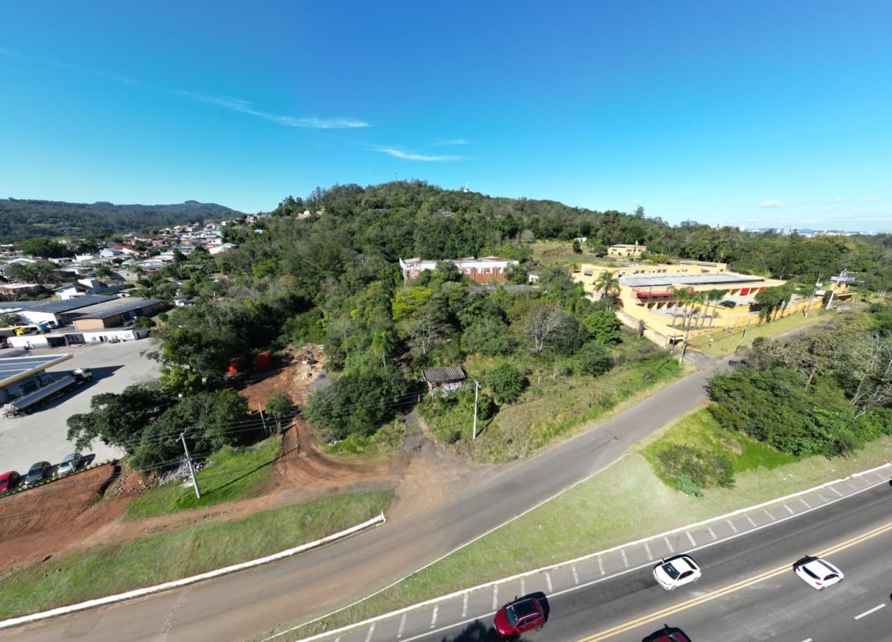 Foto 1 de 38: Terreno em leilão em Novo Hamburgo - RS, bairro Roselândia — TERRENO DE 7.341,87m² FRENTE PARA A BR 116 EM NOVO HAMBURGO/RS