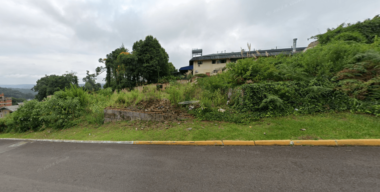 Terreno em leilão em Gramado - RS — UM TERRENO DE 1.109,40m² SEM BENFEITORIAS NO MUNICÍPIO DE GRAMADO/RS