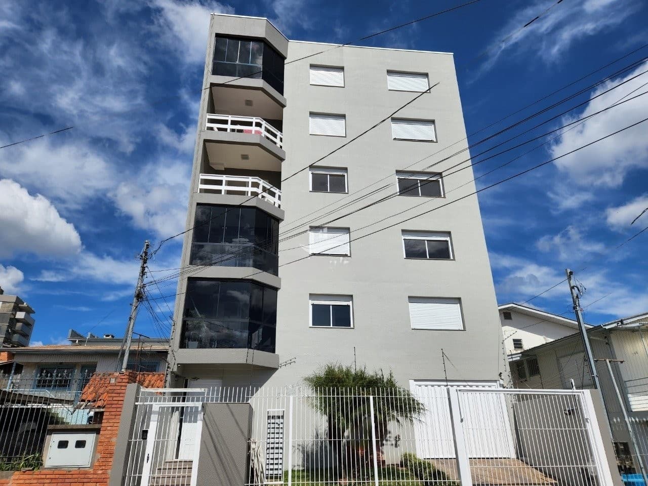 Apartamento em leilão em Caxias Do Sul - RS — DIREITOS E AÇÕES DO APARTAMENTO Nº 102 C/ BOX DO RESIDENCIAL FERNÃO DIAS EM CAXIAS DO SUL