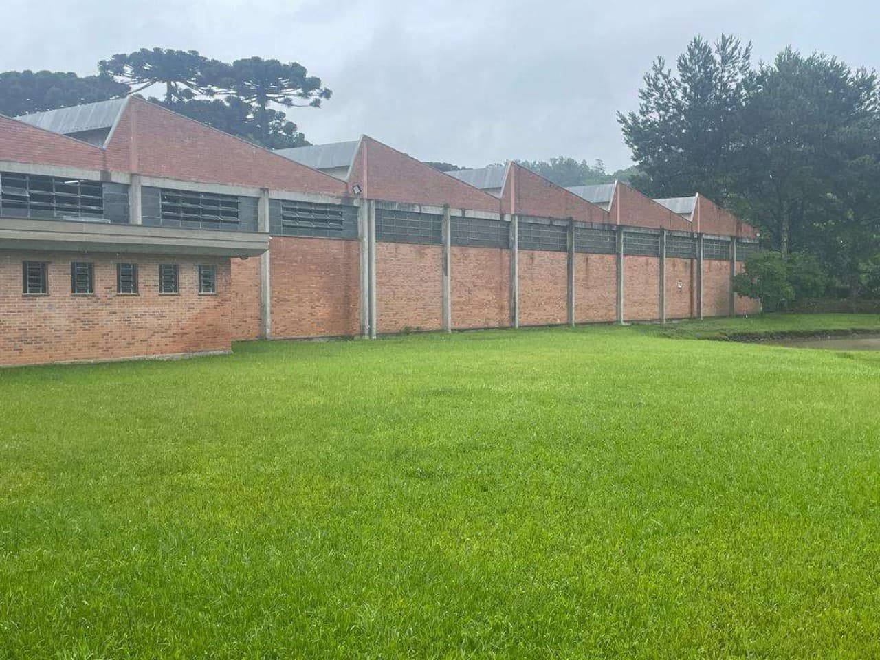 Foto 6 de 13: Terreno em leilão em Farroupilha - RS, bairro Planalto — TERRENO COM ÁREA DE 36.538,00m², COM TRÊS EDIFICAÇÕES EM FARROUPILHA