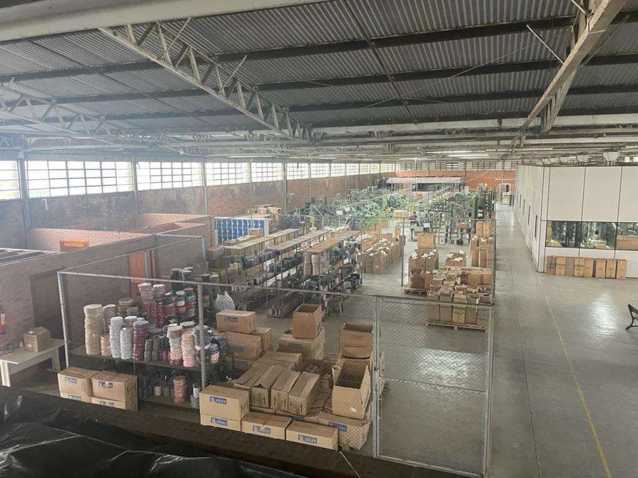 Foto 9 de 13: Terreno em leilão em Farroupilha - RS, bairro Planalto — TERRENO COM ÁREA DE 36.538,00m², COM TRÊS EDIFICAÇÕES EM FARROUPILHA