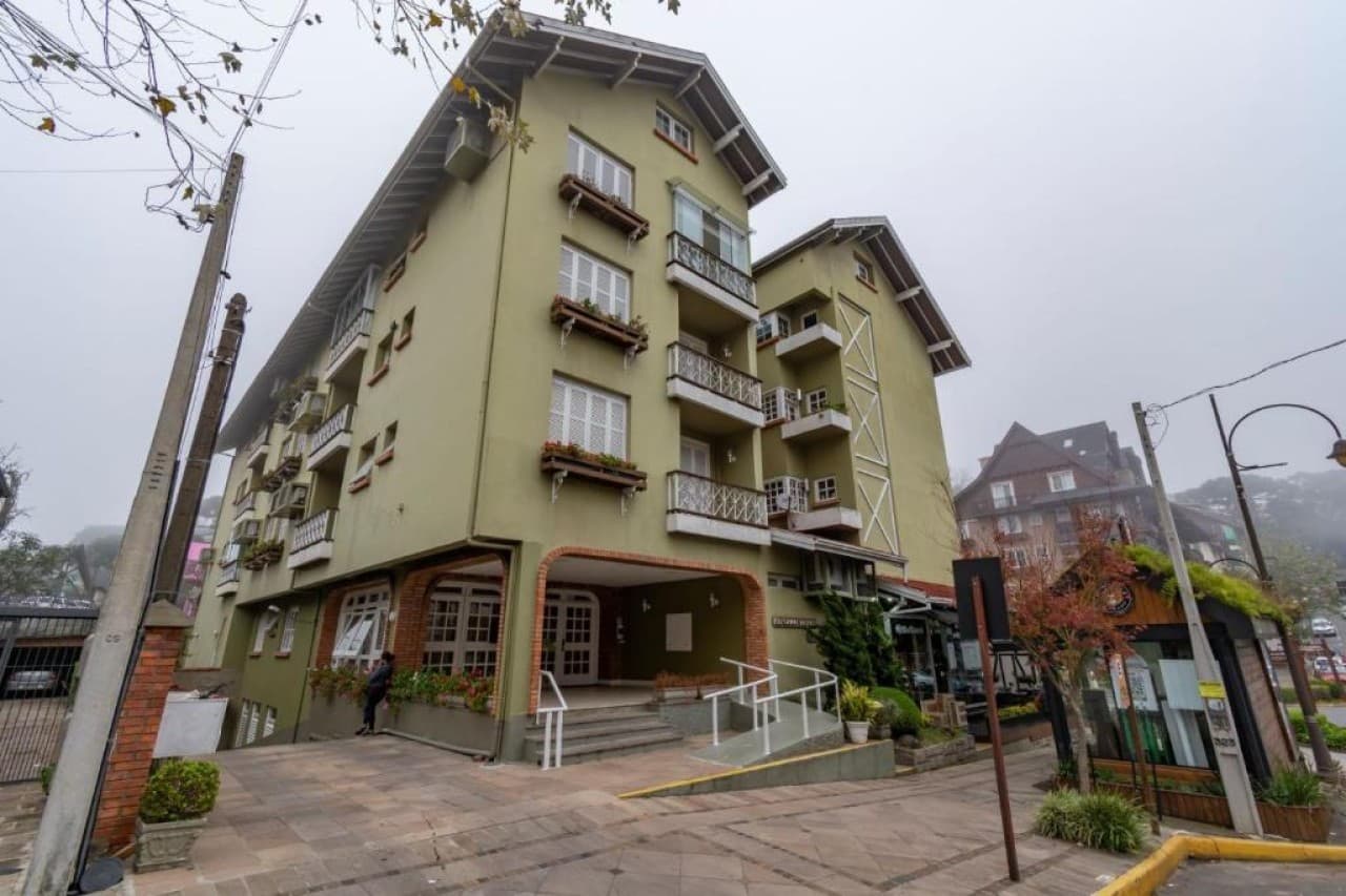 Foto 3 de 6: Apartamento em leilão em Gramado - RS — APARTAMENTO Nº 403 DO EDIFÍCIO SAINT MORITZ EM GRAMADO [CENTRO]
